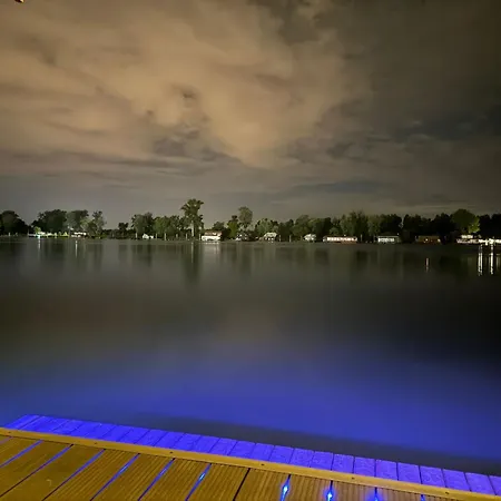 Superior House On Water *